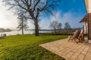 5 Sterne Ferienhaus direkt am See mit Sauna-Kamin-Garten Krakow Am See